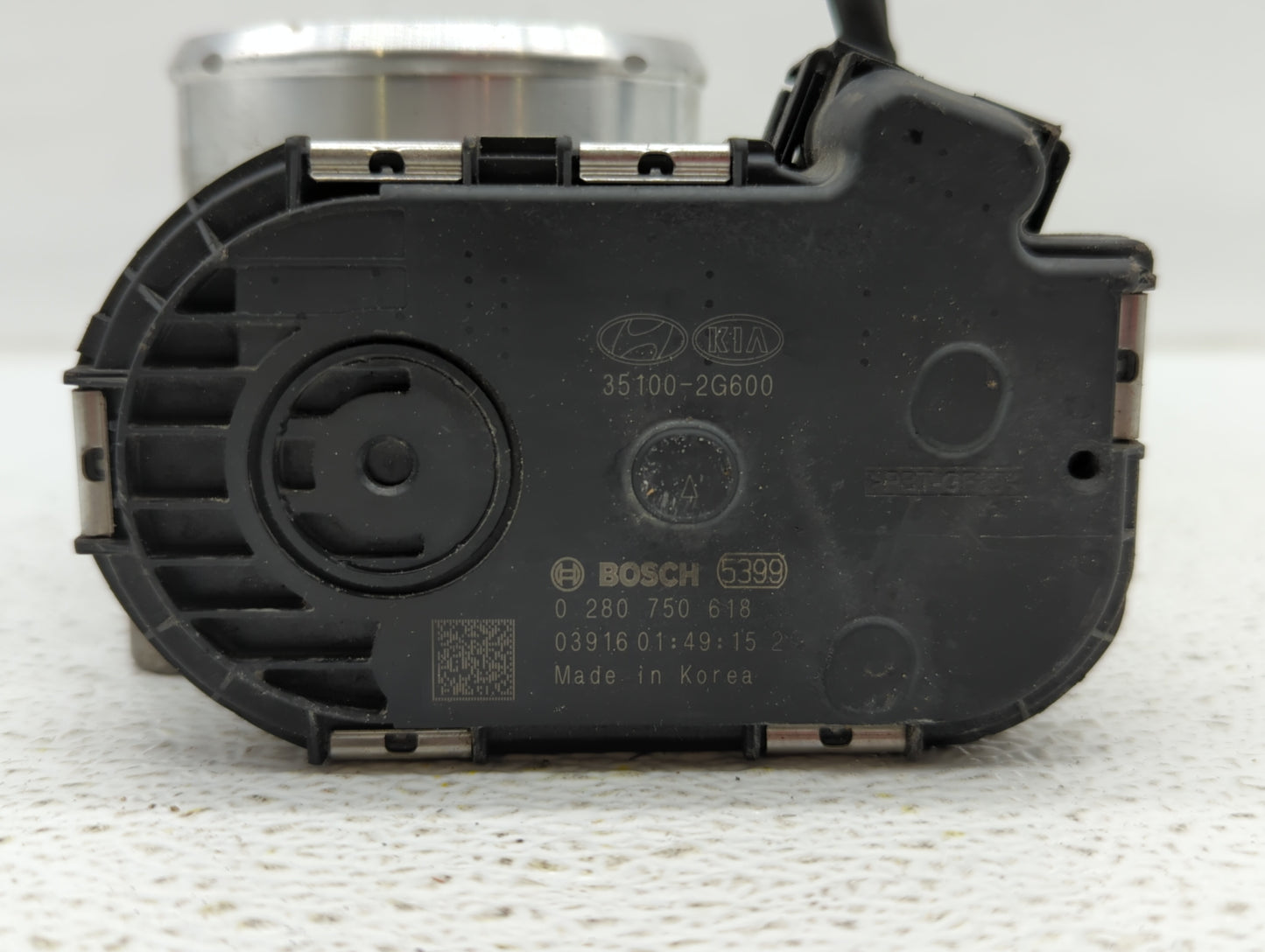 2020 Hyundai Santa Fe Throttle Body P/N:0 280 750 618 35100-2G600 Fits Fits 2015 2016 2017 2018 2019 OEM Used Auto Parts - O