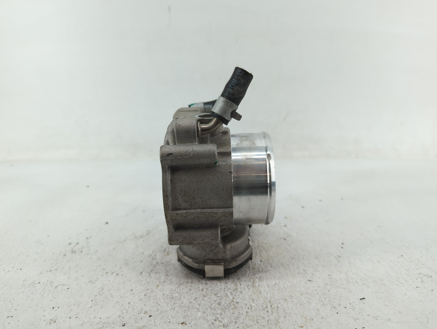 2019-2020 Hyundai Santa Fe Throttle Body P/N:35100-2G600 Fits Fits 2015 2016 2017 2018 2019 2020 2021 OEM Used Auto Parts - 