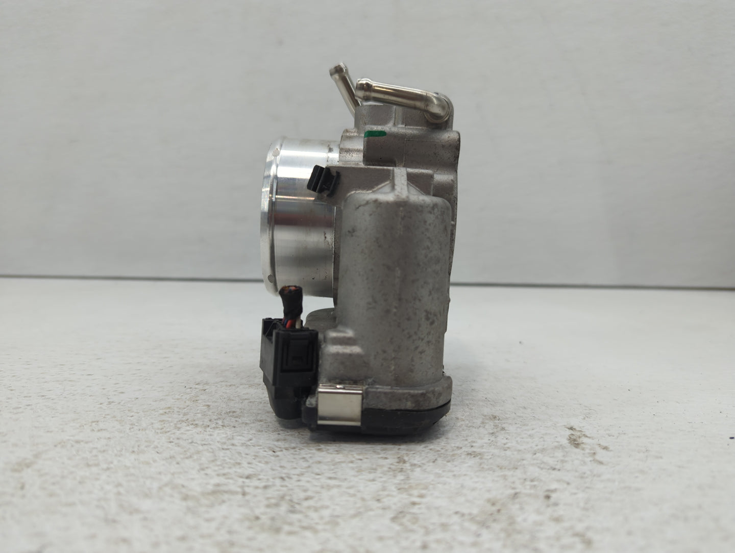 2019-2020 Hyundai Santa Fe Throttle Body P/N:35100-2G600 Fits Fits 2015 2016 2017 2018 2019 2020 2021 OEM Used Auto Parts - 