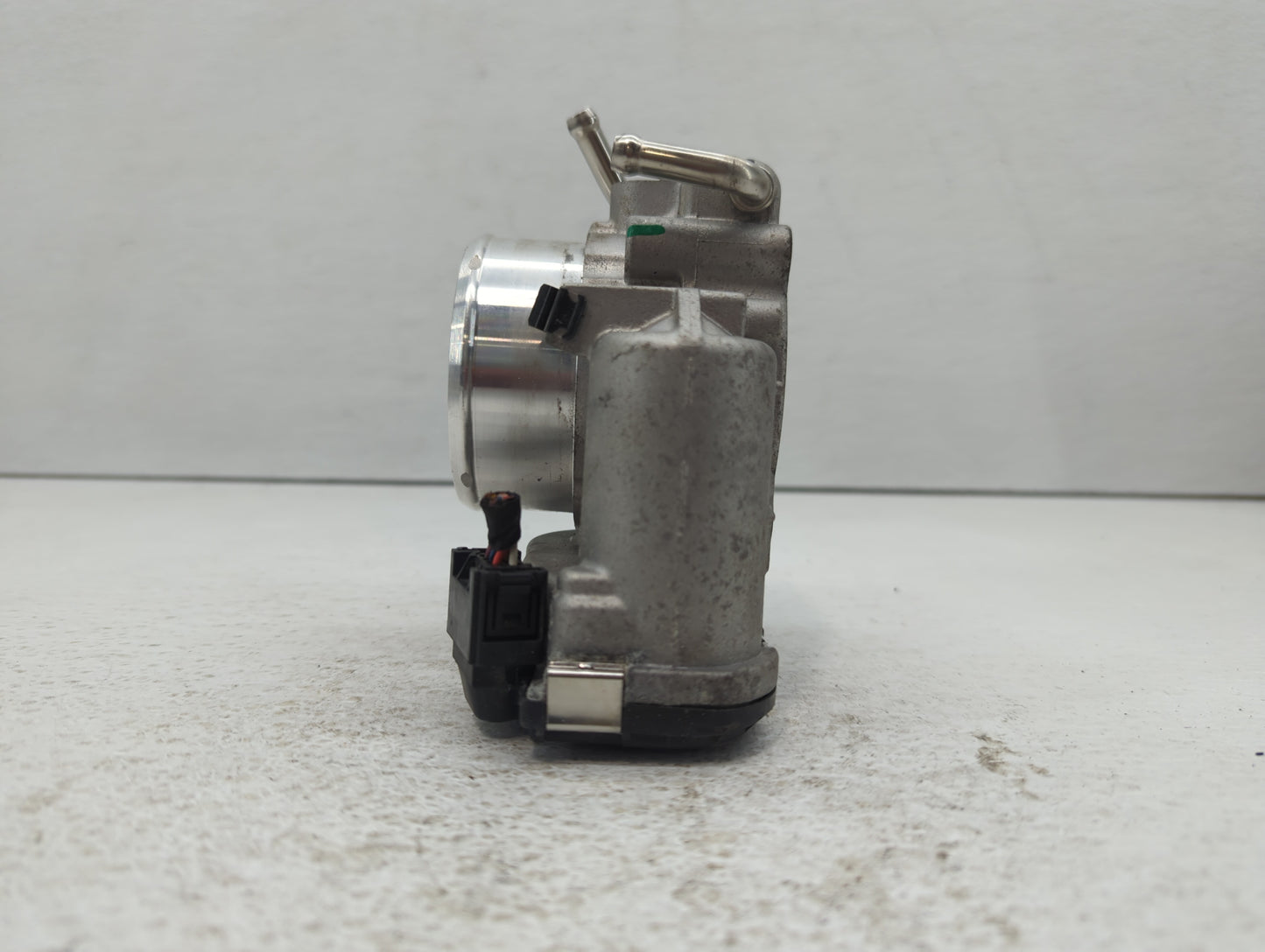 2019-2020 Hyundai Santa Fe Throttle Body P/N:35100-2G600 Fits Fits 2015 2016 2017 2018 2019 2020 2021 OEM Used Auto Parts - 