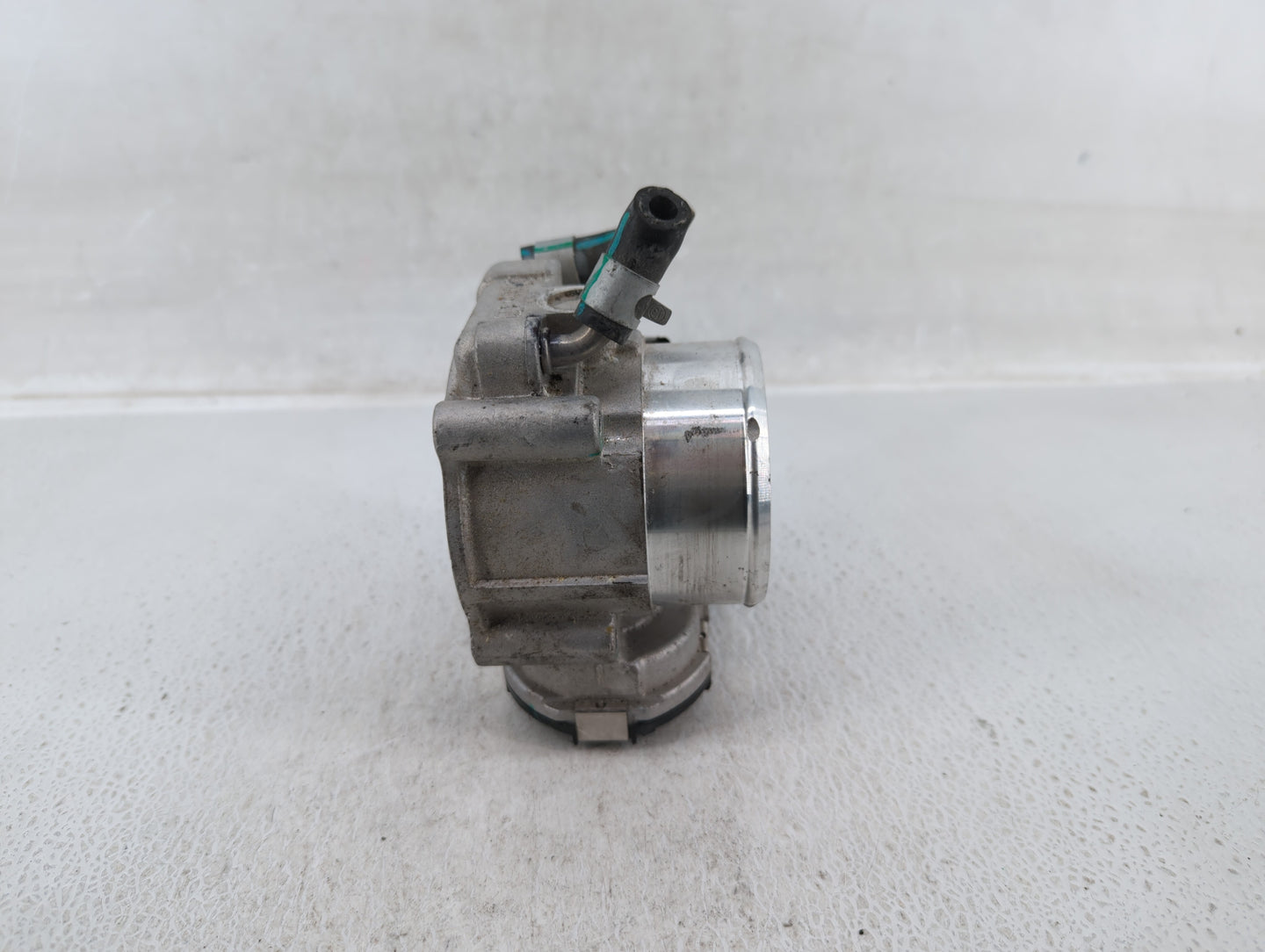 2019-2020 Hyundai Santa Fe Throttle Body P/N:35100-2G600 Fits Fits 2015 2016 2017 2018 2019 2020 2021 OEM Used Auto Parts - 