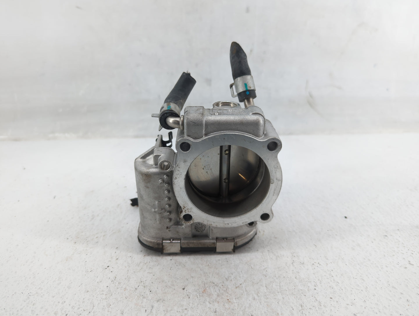 2019-2020 Hyundai Santa Fe Throttle Body P/N:35100-2G600 Fits Fits 2015 2016 2017 2018 2019 2020 2021 OEM Used Auto Parts - 