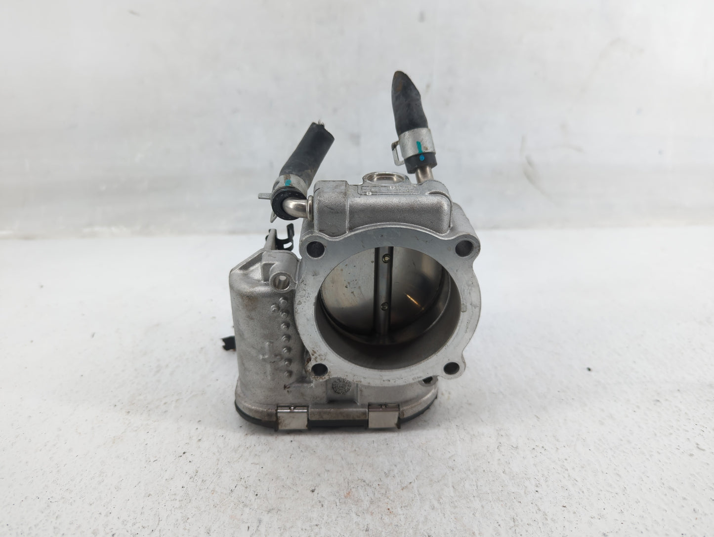 2019-2020 Hyundai Santa Fe Throttle Body P/N:35100-2G600 Fits Fits 2015 2016 2017 2018 2019 2020 2021 OEM Used Auto Parts - 