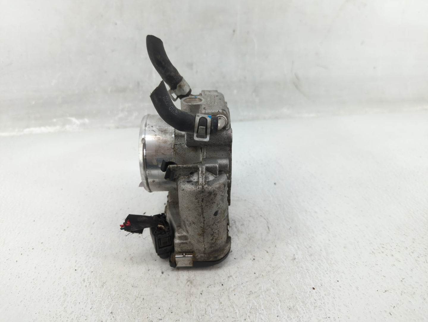 2019-2020 Hyundai Santa Fe Throttle Body P/N:35100-2G600 Fits Fits 2015 2016 2017 2018 2019 2020 2021 OEM Used Auto Parts - 