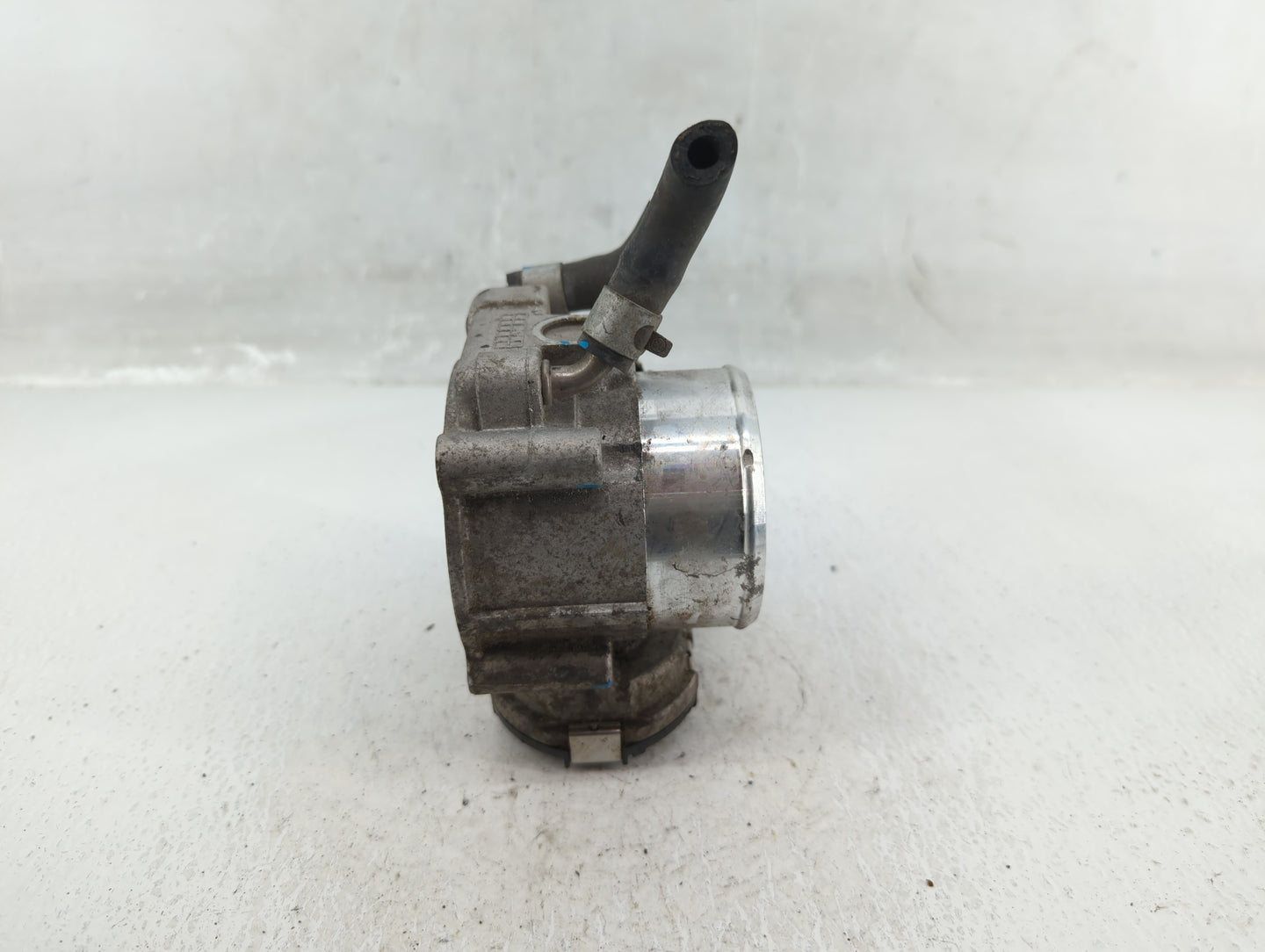 2019-2020 Hyundai Santa Fe Throttle Body P/N:35100-2G600 Fits Fits 2015 2016 2017 2018 2019 2020 2021 OEM Used Auto Parts - 