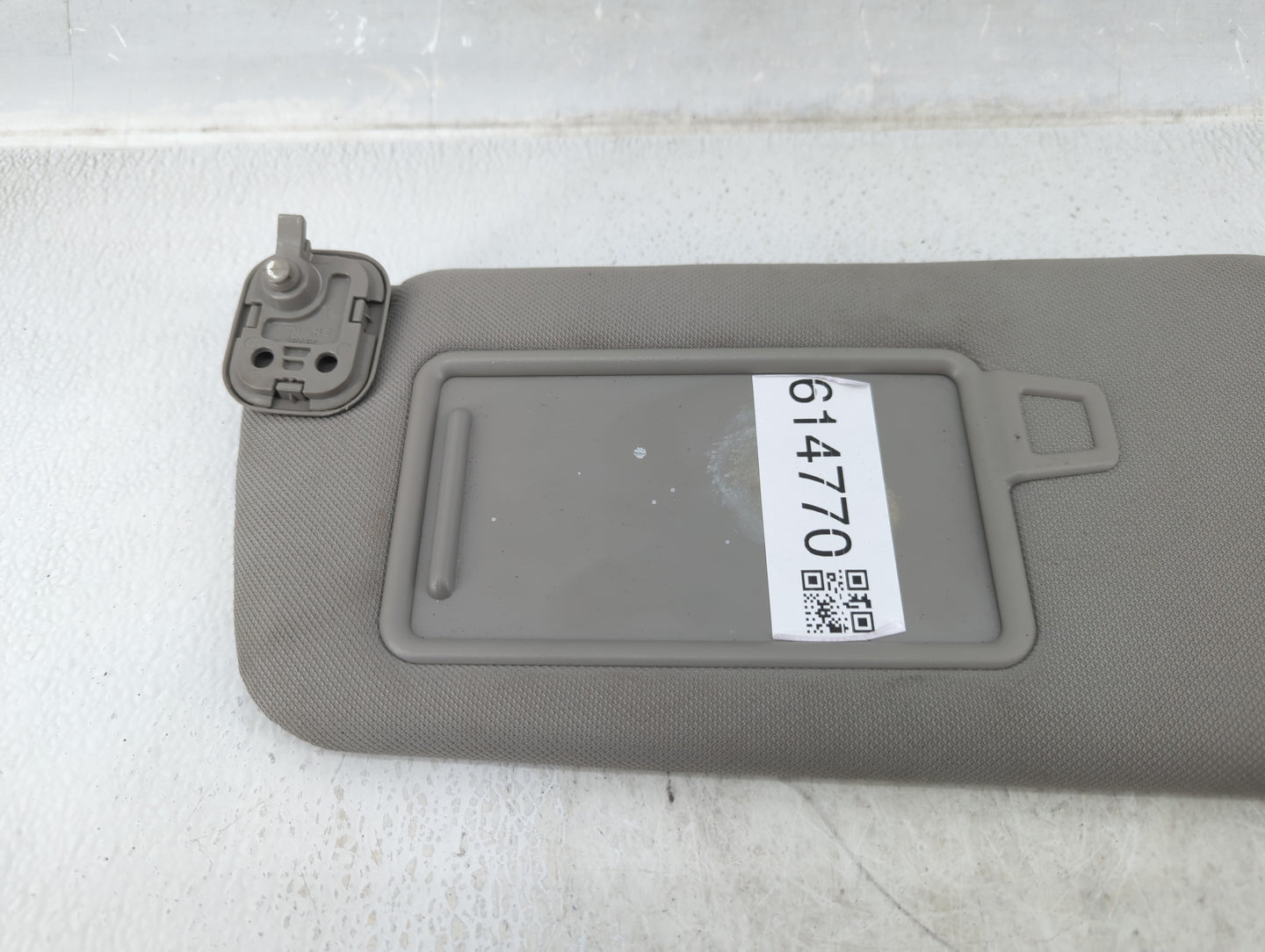 2019-2021 Hyundai Santa Fe Sun Visor Shade Replacement Driver Left Mirror Fits Fits 2019 2020 2021 OEM Used Auto Parts - Oem