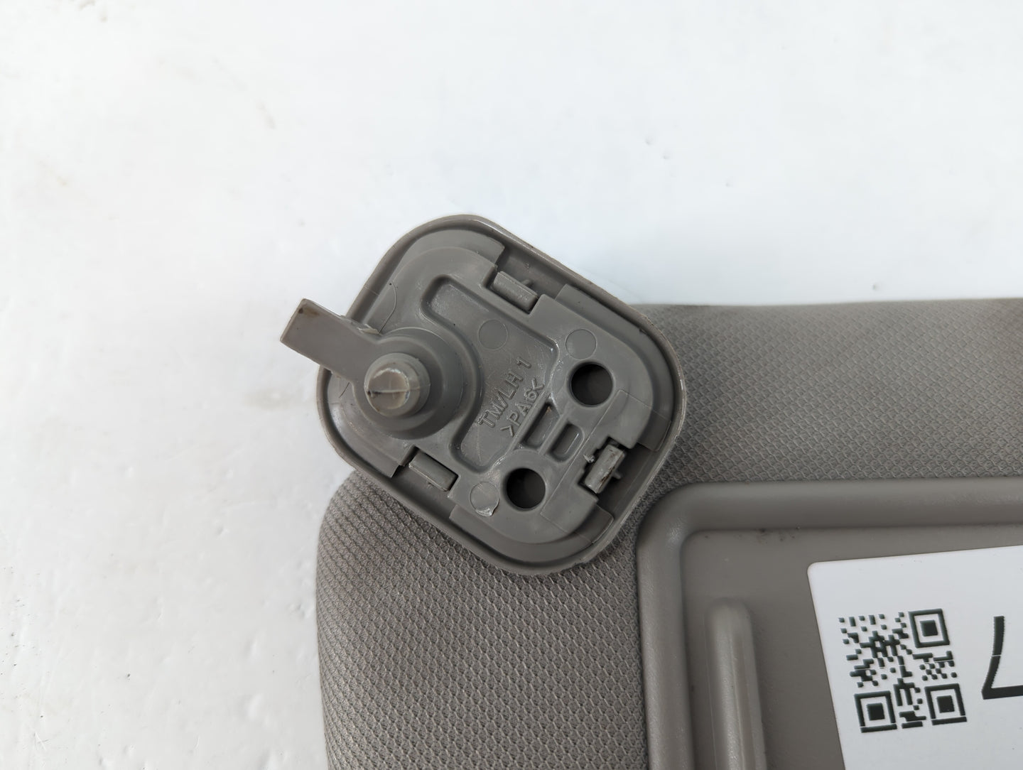 2019-2021 Hyundai Santa Fe Sun Visor Shade Replacement Driver Left Mirror Fits Fits 2019 2020 2021 OEM Used Auto Parts - Oem