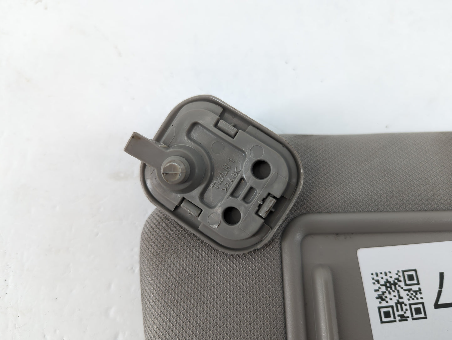 2019-2021 Hyundai Santa Fe Sun Visor Shade Replacement Driver Left Mirror Fits Fits 2019 2020 2021 OEM Used Auto Parts - Oem