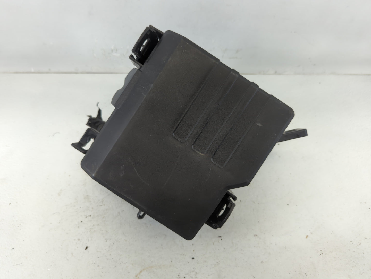 2019-2020 Hyundai Santa Fe Fusebox Fuse Box Panel Relay Module P/N:9120082470TA 91956-S2021 Fits Fits 2019 2020 OEM Used Aut