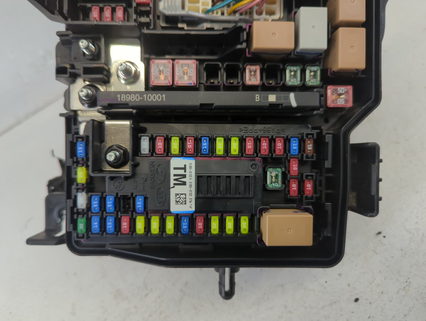 2019-2020 Hyundai Santa Fe Fusebox Fuse Box Panel Relay Module P/N:9120082470TA 91956-S2021 Fits Fits 2019 2020 OEM Used Aut