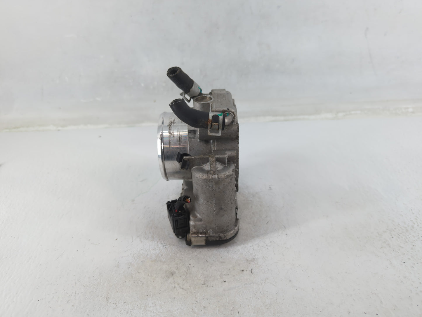 2019-2020 Hyundai Santa Fe Throttle Body P/N:35100-2G600 Fits Fits 2015 2016 2017 2018 2019 2020 2021 OEM Used Auto Parts - 