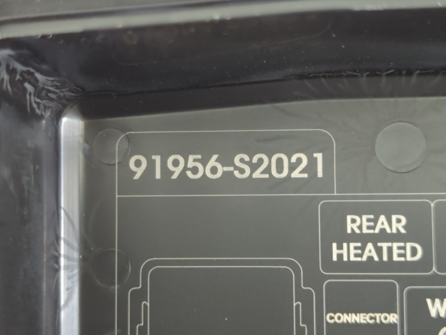 2019-2020 Hyundai Santa Fe Fusebox Fuse Box Panel Relay Module P/N:91956-S2021 Fits Fits 2019 2020 OEM Used Auto Parts - Oem