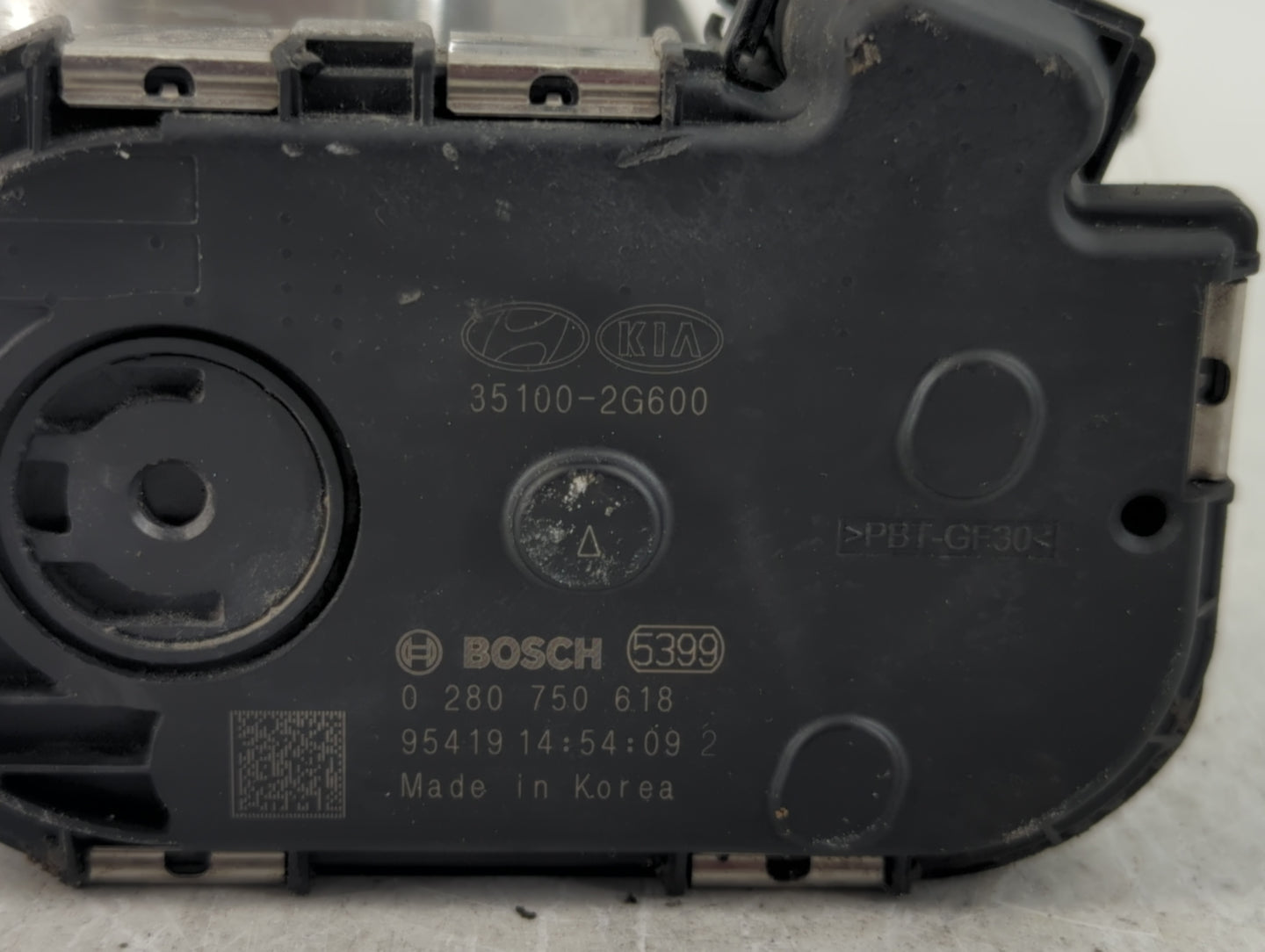 2019-2020 Hyundai Santa Fe Throttle Body P/N:0 280 750 618 Fits Fits 2015 2016 2017 2018 2019 2020 2021 OEM Used Auto Parts 