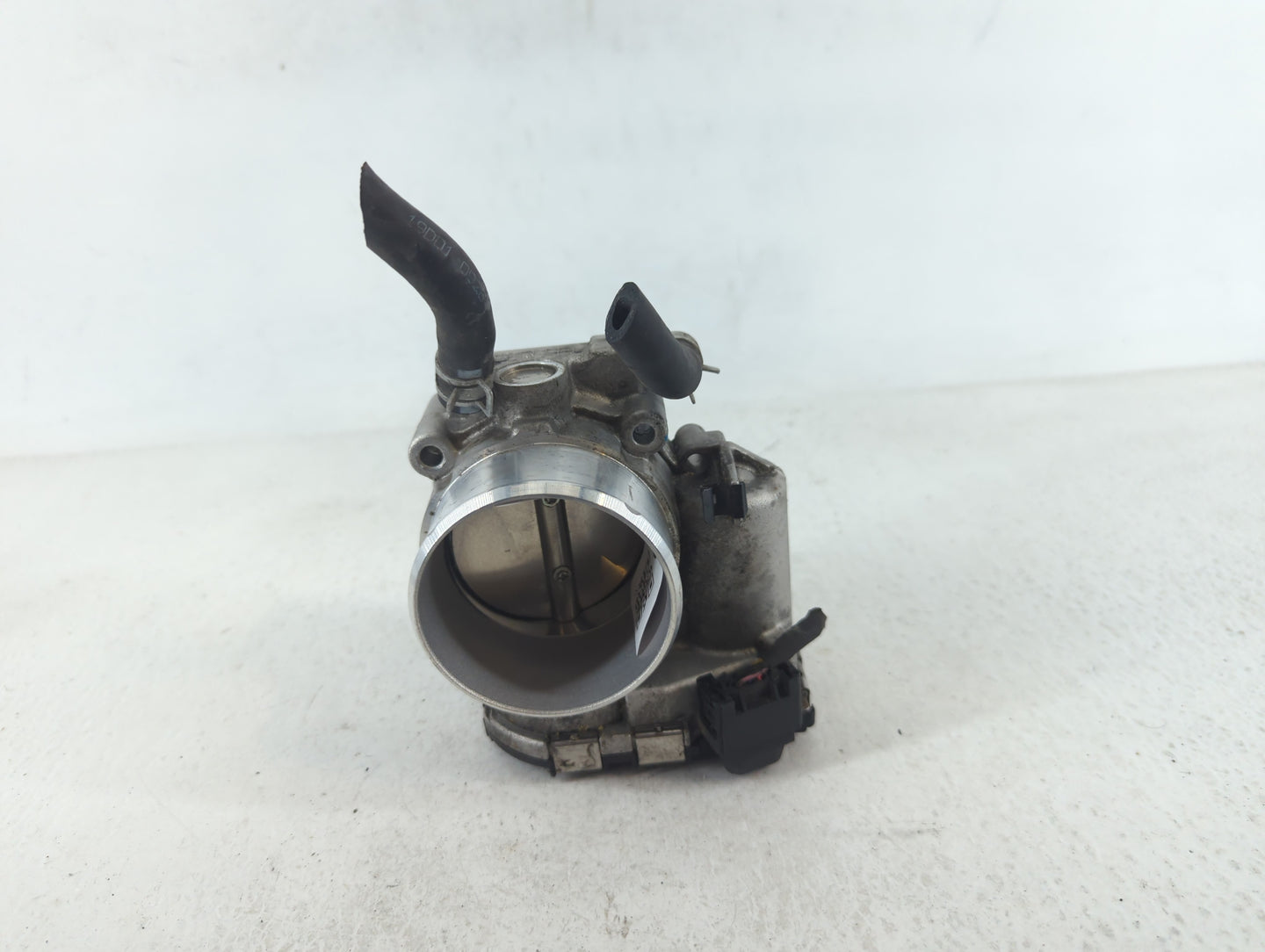 2019-2020 Hyundai Santa Fe Throttle Body P/N:35100-2G600 Fits Fits 2015 2016 2017 2018 2019 2020 2021 OEM Used Auto Parts - 