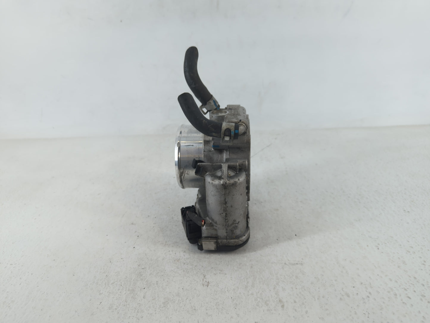2019-2020 Hyundai Santa Fe Throttle Body P/N:35100-2G600 Fits Fits 2015 2016 2017 2018 2019 2020 2021 OEM Used Auto Parts - 