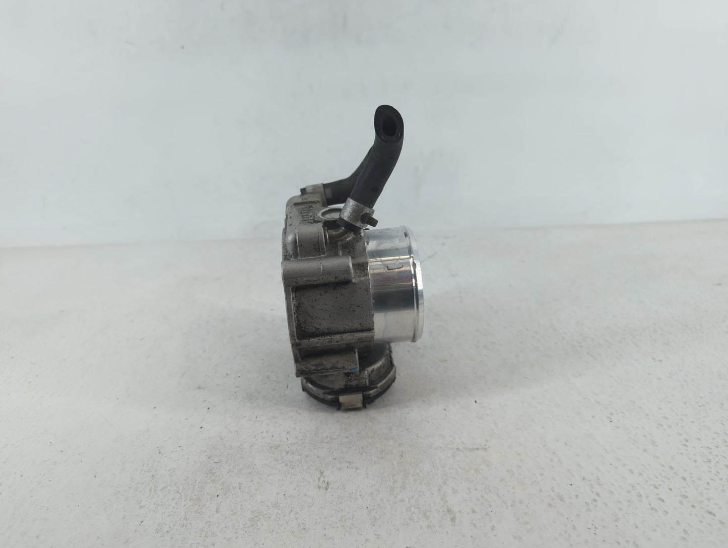 2019-2020 Hyundai Santa Fe Throttle Body P/N:35100-2G600 Fits Fits 2015 2016 2017 2018 2019 2020 2021 OEM Used Auto Parts - 