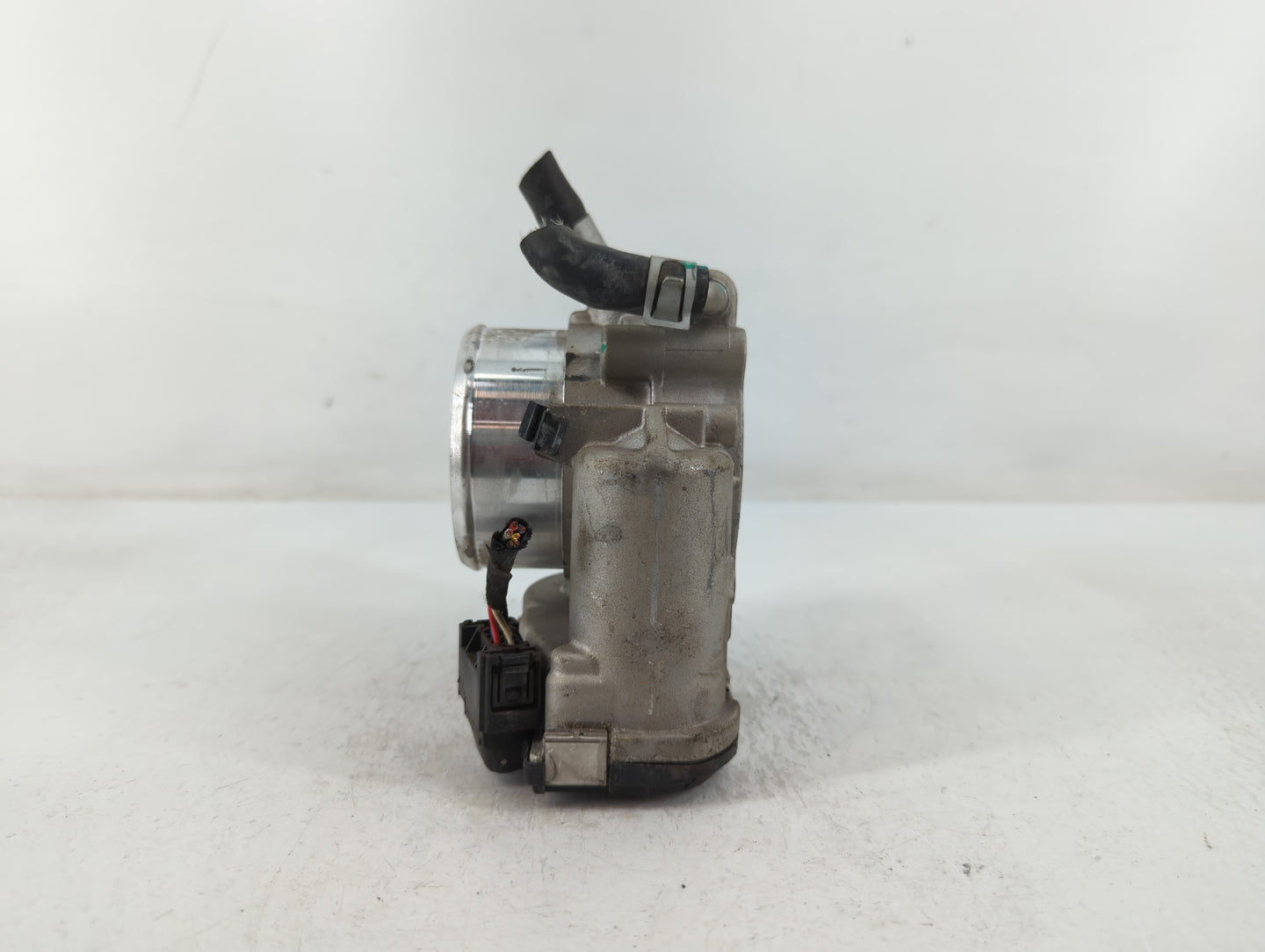2019-2020 Hyundai Santa Fe Throttle Body P/N:35100-2G600 Fits Fits 2015 2016 2017 2018 2019 2020 2021 OEM Used Auto Parts - 