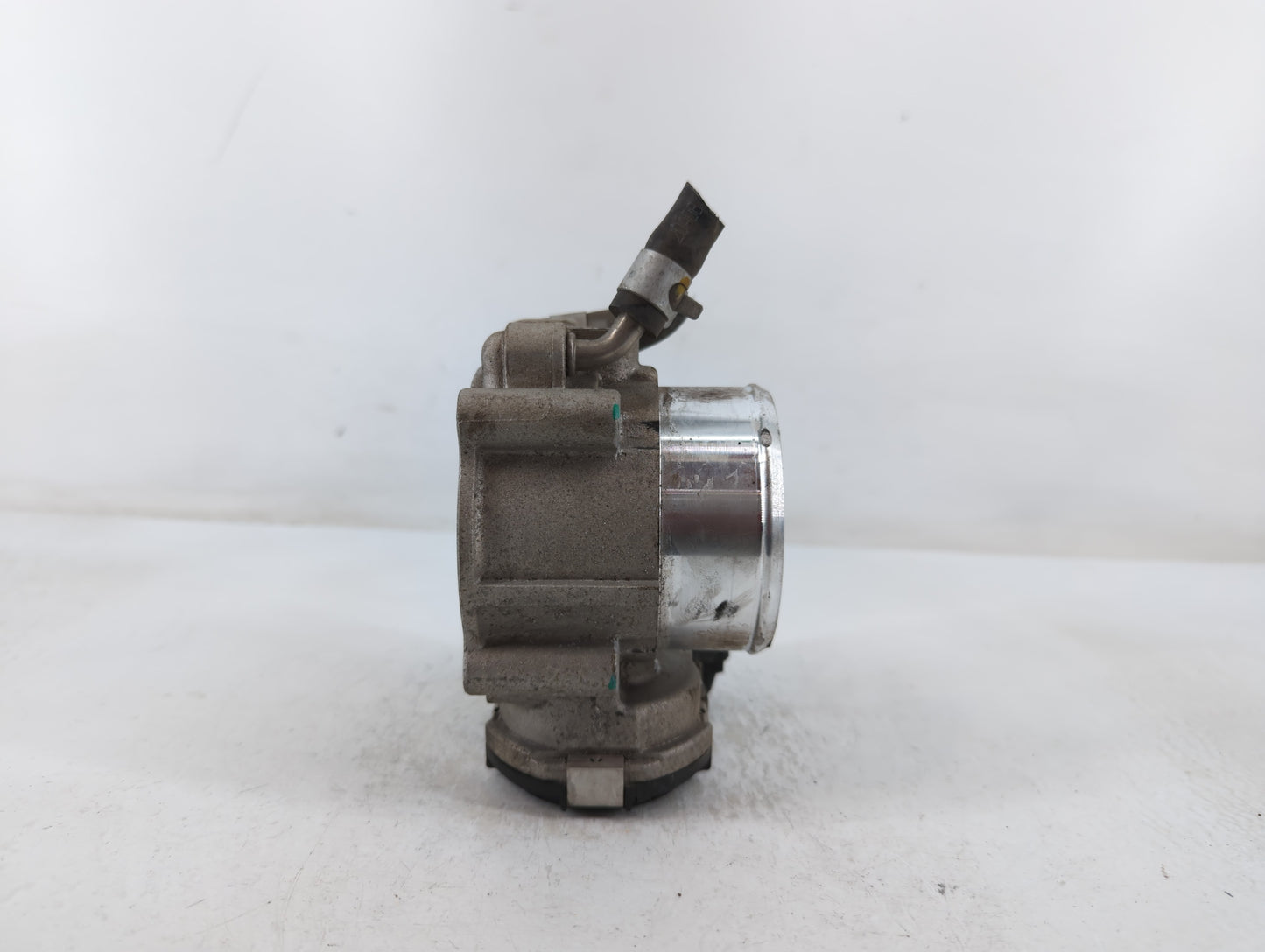 2019-2020 Hyundai Santa Fe Throttle Body P/N:35100-2G600 Fits Fits 2015 2016 2017 2018 2019 2020 2021 OEM Used Auto Parts - 