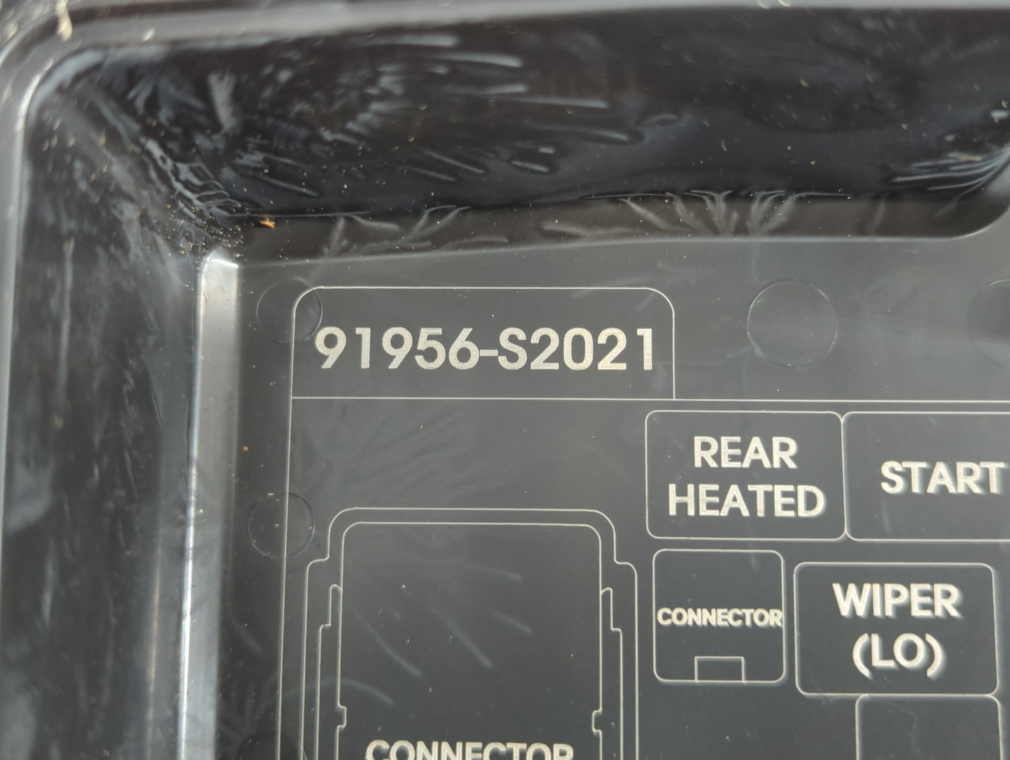 2019-2020 Hyundai Santa Fe Fusebox Fuse Box Panel Relay Module P/N:91956-S2021 Fits Fits 2019 2020 OEM Used Auto Parts - Oem