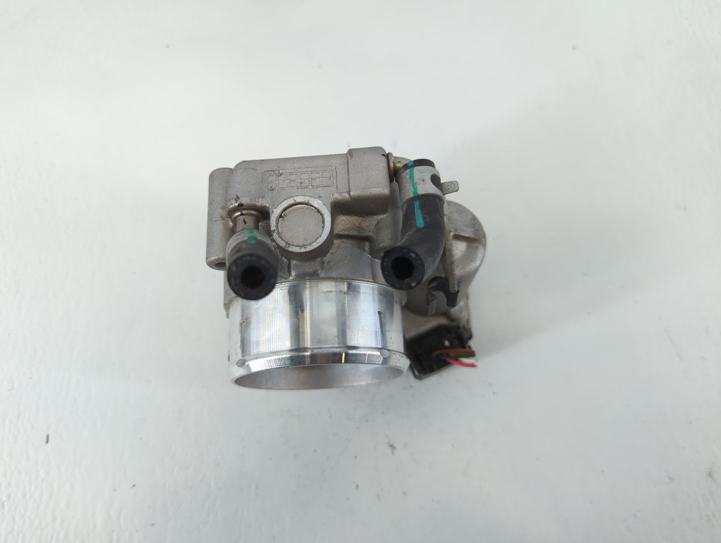 2019-2020 Hyundai Santa Fe Throttle Body P/N:35100-2G600 Fits Fits 2015 2016 2017 2018 2019 2020 2021 OEM Used Auto Parts - 