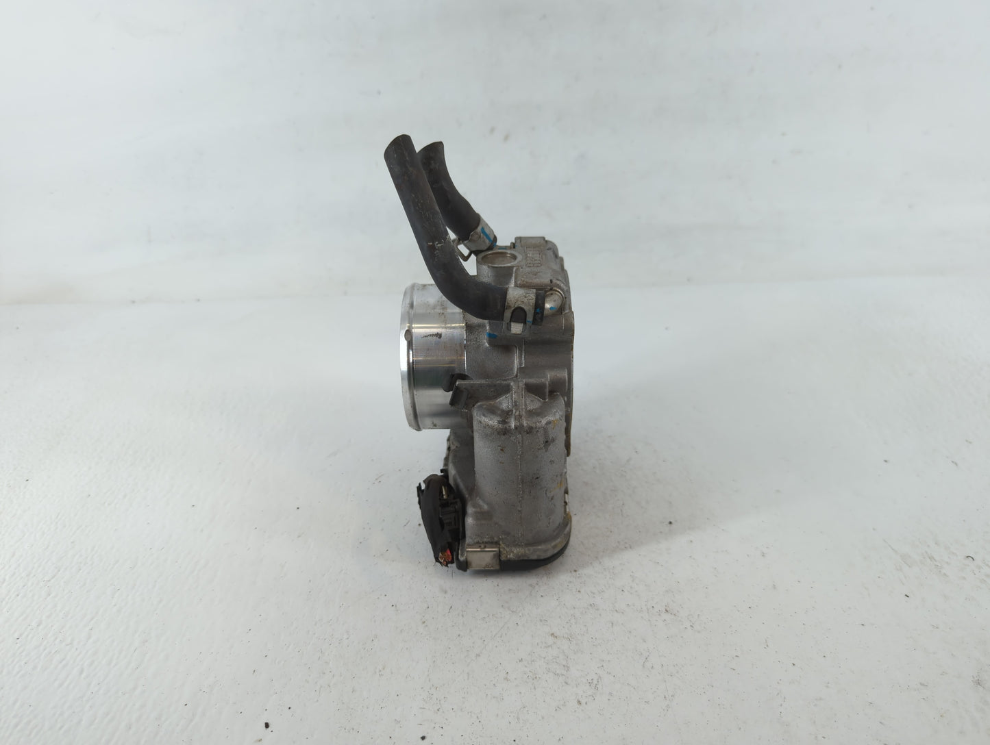 2019-2020 Hyundai Santa Fe Throttle Body P/N:35100-2G600 Fits Fits 2015 2016 2017 2018 2019 2020 2021 OEM Used Auto Parts - 