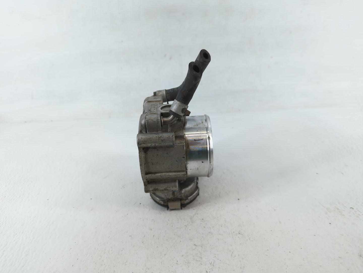 2019-2020 Hyundai Santa Fe Throttle Body P/N:35100-2G600 Fits Fits 2015 2016 2017 2018 2019 2020 2021 OEM Used Auto Parts - 