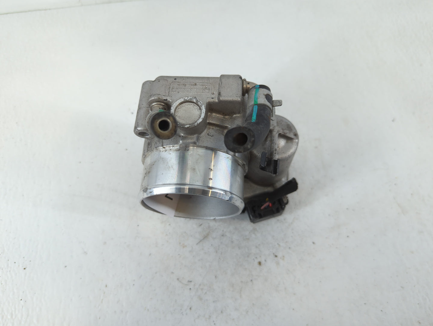 2019-2020 Hyundai Santa Fe Throttle Body P/N:35100-2G600 Fits Fits 2015 2016 2017 2018 2019 2020 2021 OEM Used Auto Parts - 