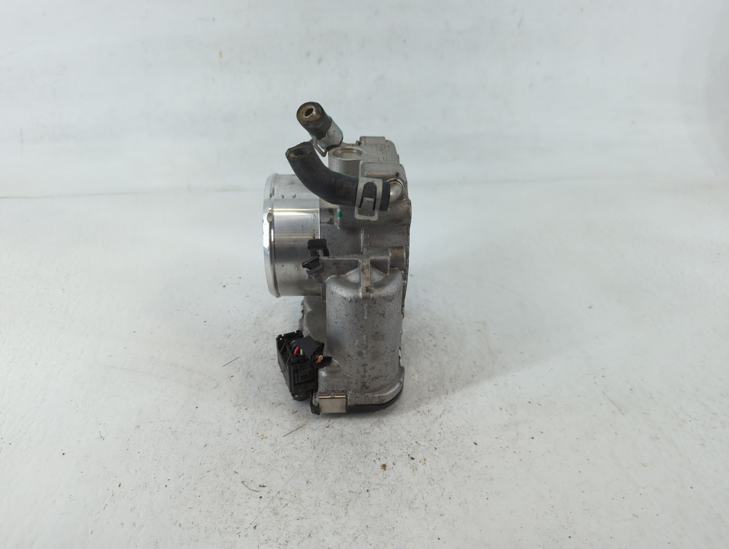2019-2020 Hyundai Santa Fe Throttle Body P/N:35100-2G600 Fits Fits 2015 2016 2017 2018 2019 2020 2021 OEM Used Auto Parts - 