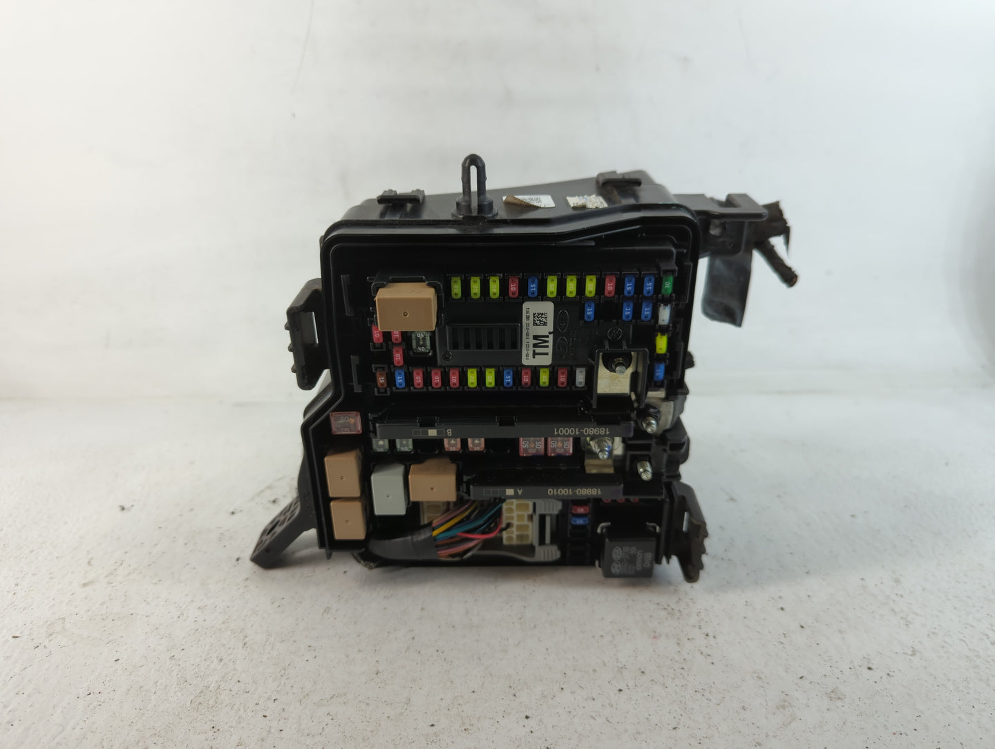 2019-2020 Hyundai Santa Fe Fusebox Fuse Box Panel Relay Module P/N:9120082330TA Fits Fits 2019 2020 OEM Used Auto Parts - Oe