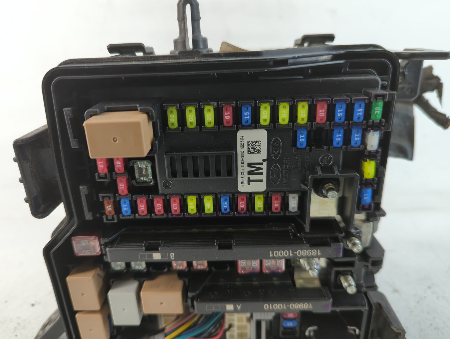 2019-2020 Hyundai Santa Fe Fusebox Fuse Box Panel Relay Module P/N:9120082330TA Fits Fits 2019 2020 OEM Used Auto Parts - Oe