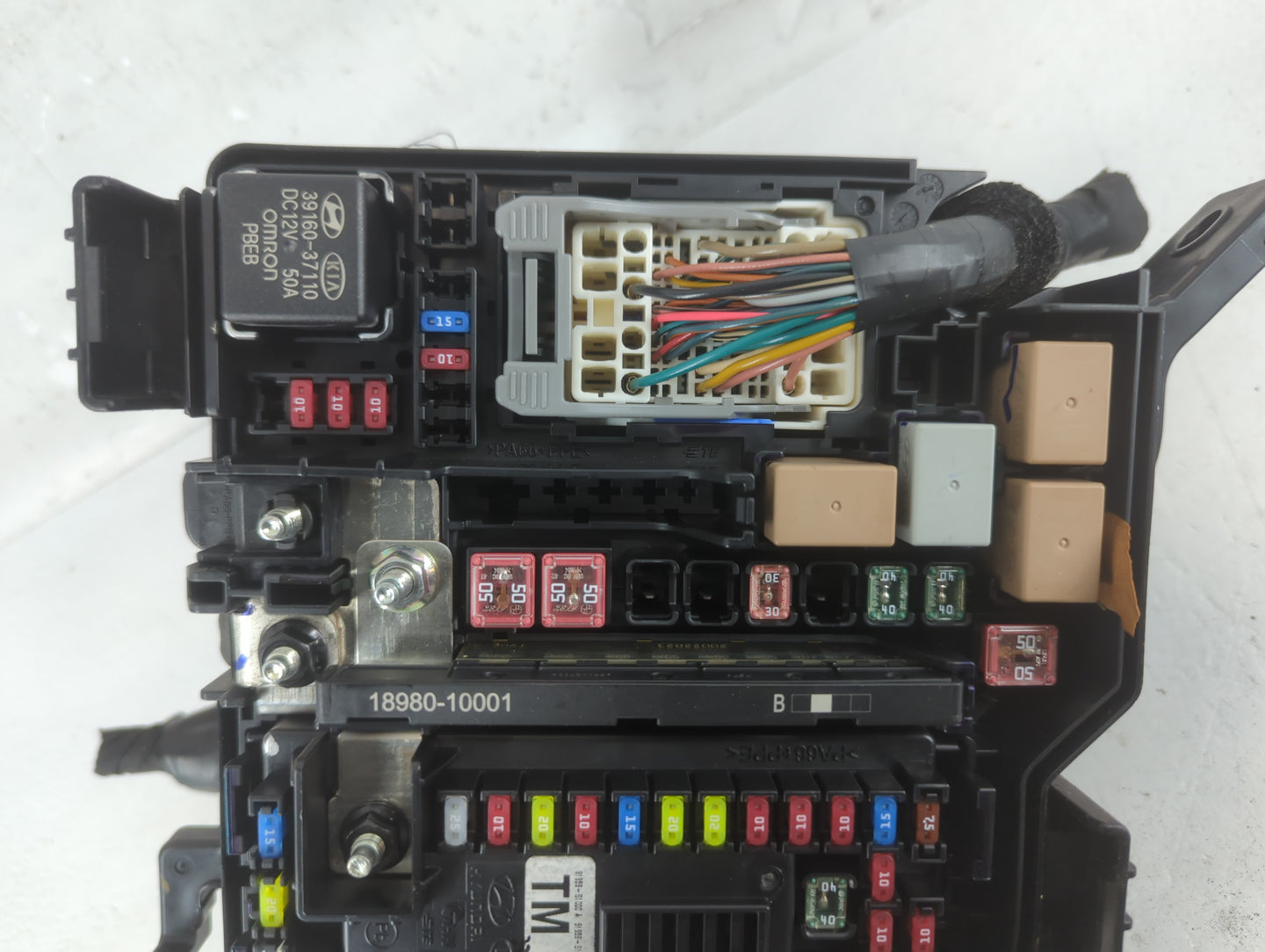 2019-2020 Hyundai Santa Fe Fusebox Fuse Box Panel Relay Module P/N:91956-S2021 Fits Fits 2019 2020 OEM Used Auto Parts - Oem