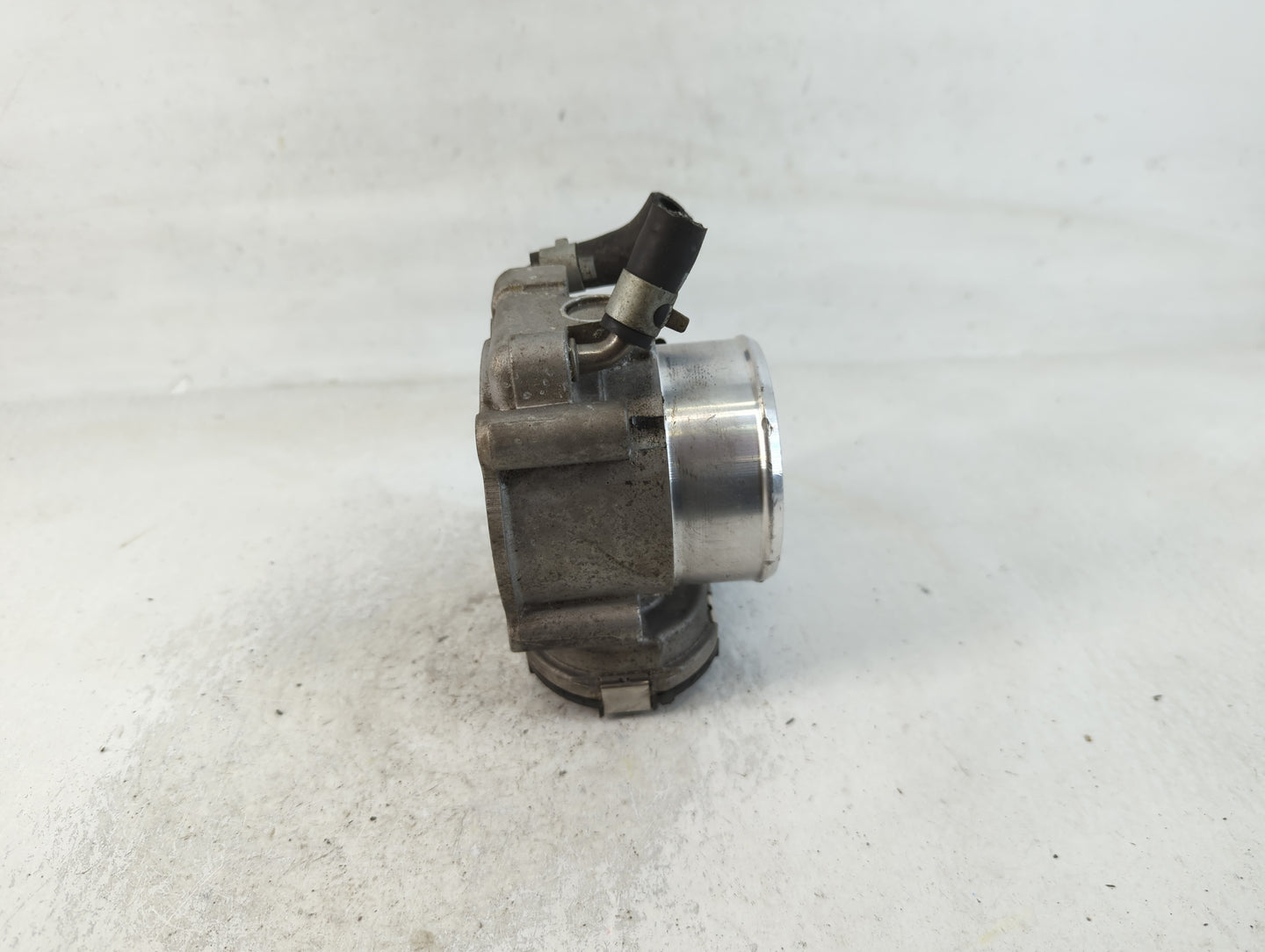 2019-2020 Hyundai Santa Fe Throttle Body P/N:35100-2G600 Fits Fits 2015 2016 2017 2018 2019 2020 2021 OEM Used Auto Parts - 