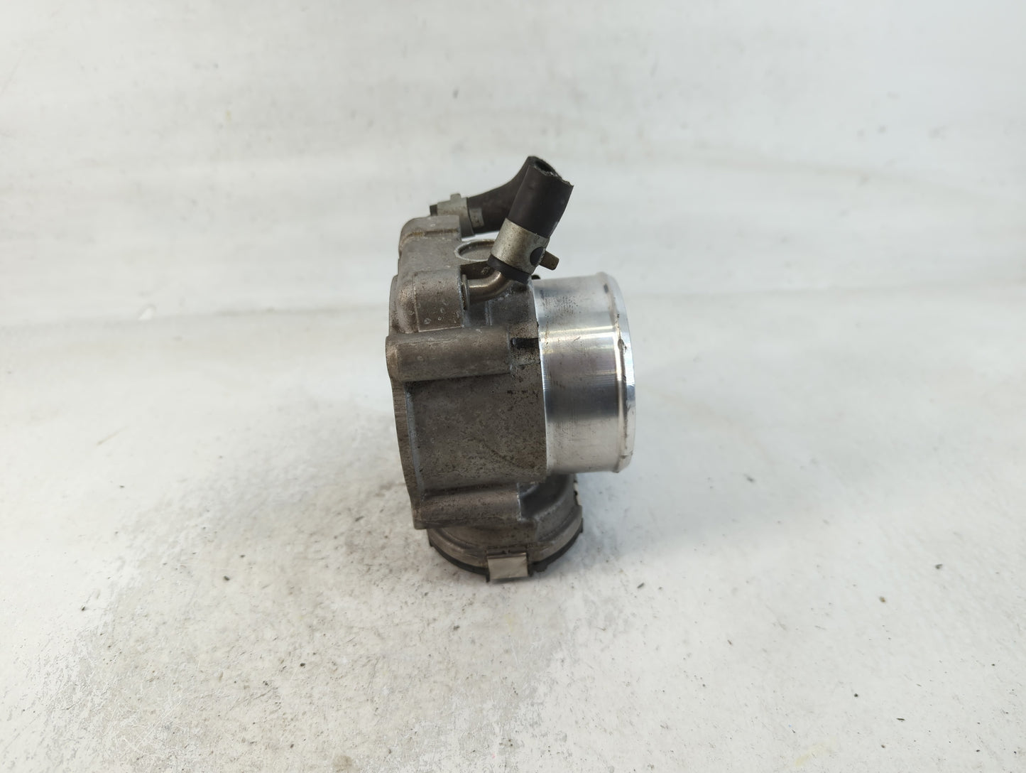 2019-2020 Hyundai Santa Fe Throttle Body P/N:35100-2G600 Fits Fits 2015 2016 2017 2018 2019 2020 2021 OEM Used Auto Parts - 