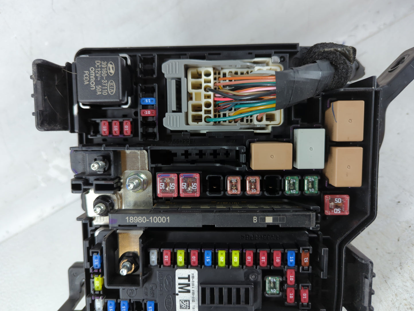 2019-2020 Hyundai Santa Fe Fusebox Fuse Box Panel Relay Module P/N:91956-S2021 Fits Fits 2019 2020 OEM Used Auto Parts - Oem