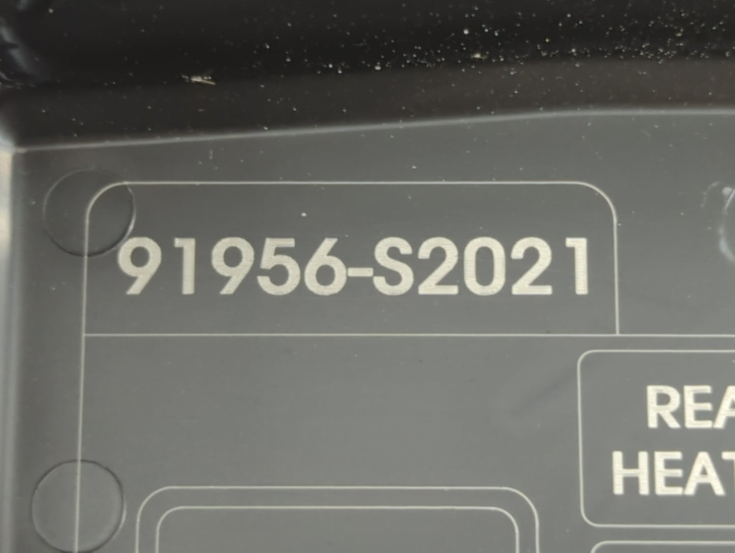 2019-2020 Hyundai Santa Fe Fusebox Fuse Box Panel Relay Module P/N:91956-S2021 Fits Fits 2019 2020 OEM Used Auto Parts - Oem