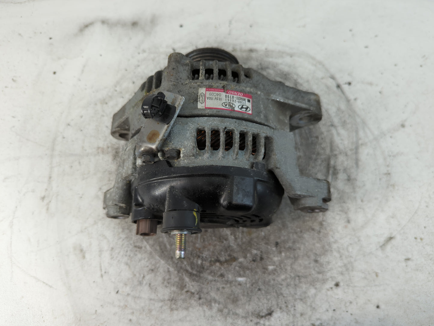 2020 Hyundai Santa Fe Alternator Replacement Generator Charging Assembly Engine OEM P/N:37300-2G061 Fits OEM Used Auto Parts