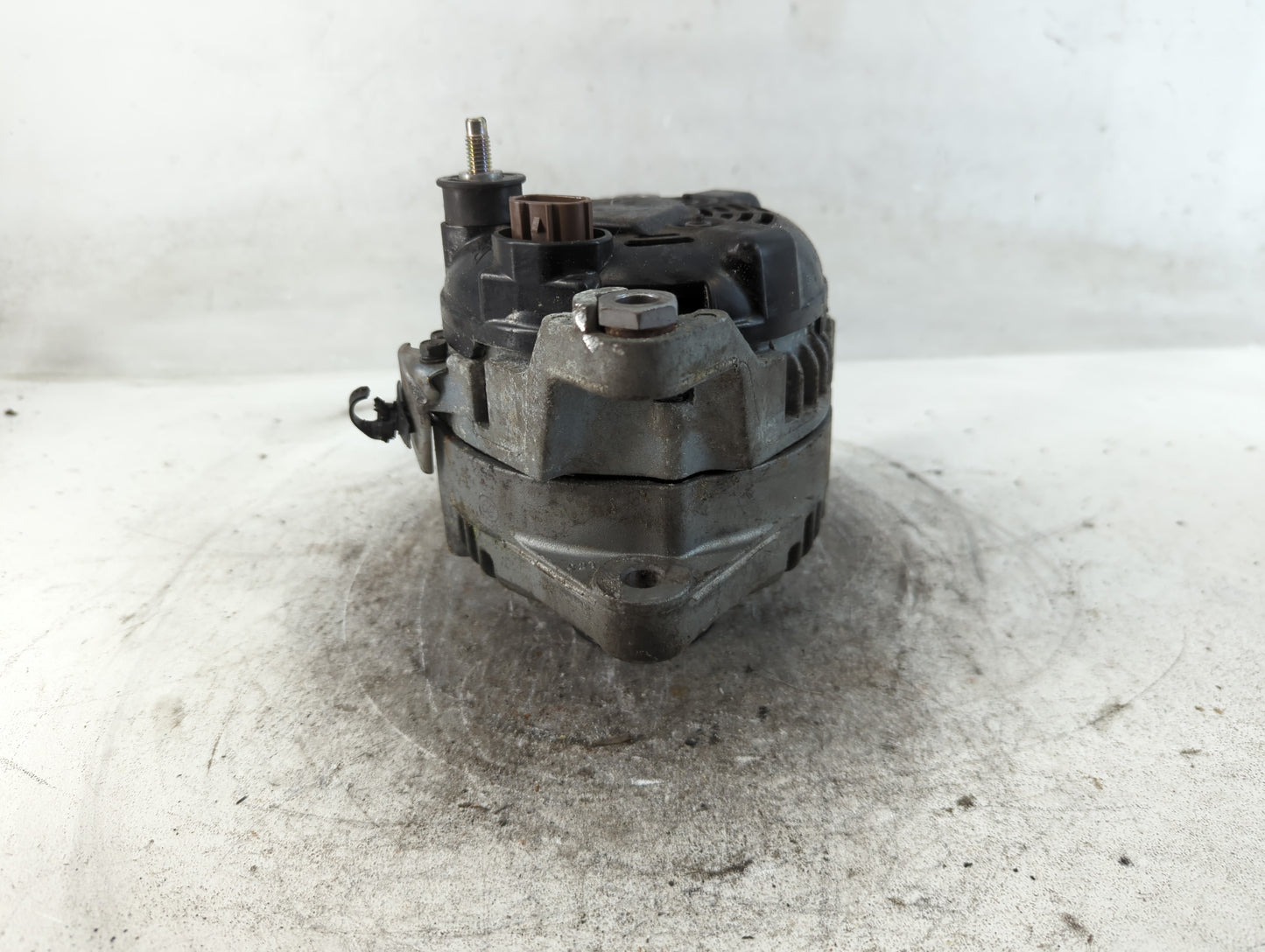 2020 Hyundai Santa Fe Alternator Replacement Generator Charging Assembly Engine OEM P/N:37300-2G061 Fits OEM Used Auto Parts