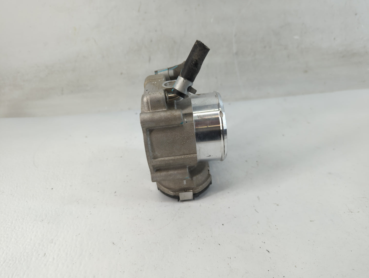 2019-2020 Hyundai Santa Fe Throttle Body P/N:35100-2G600 Fits Fits 2015 2016 2017 2018 2019 2020 2021 OEM Used Auto Parts - 