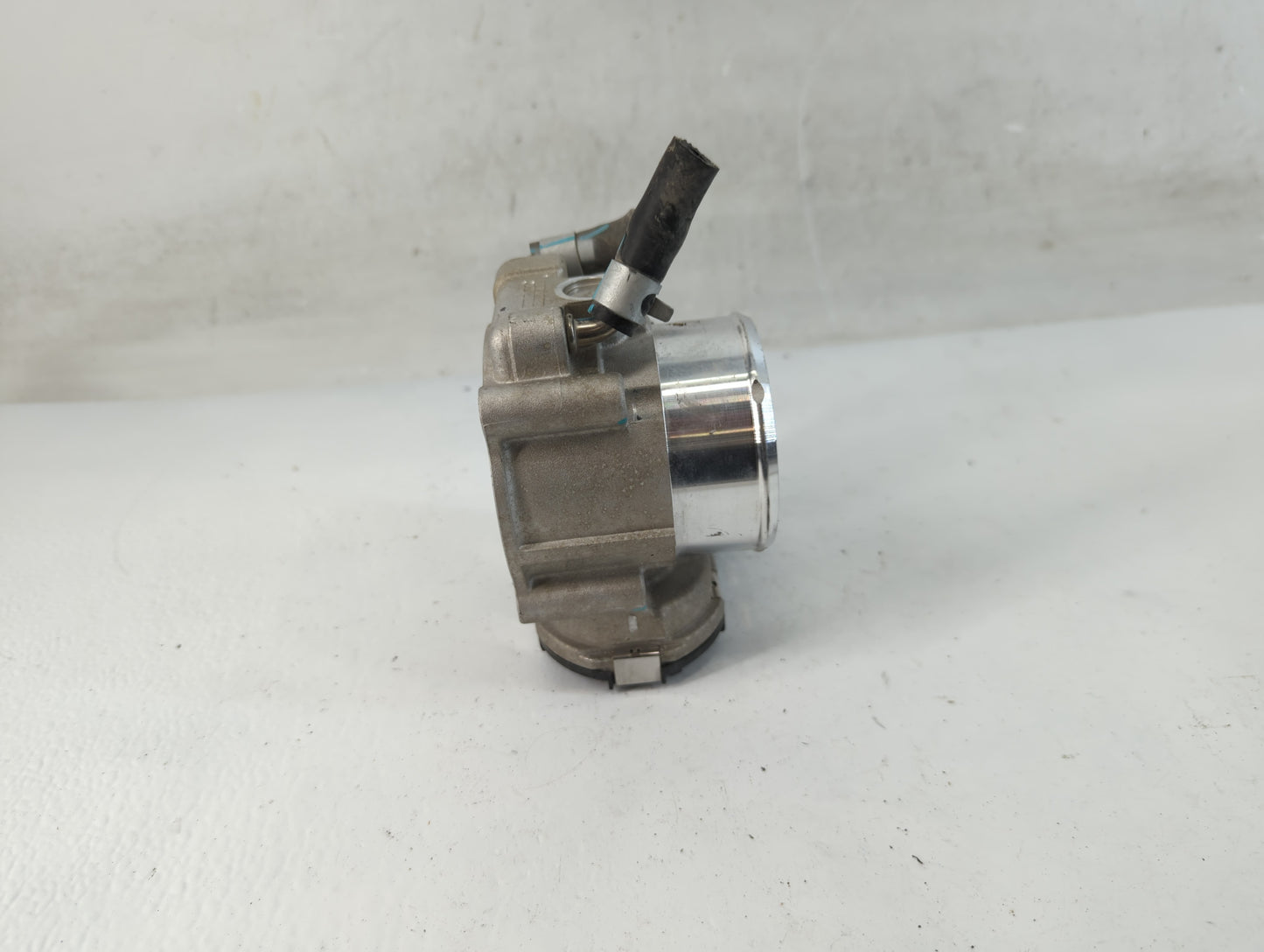 2019-2020 Hyundai Santa Fe Throttle Body P/N:35100-2G600 Fits Fits 2015 2016 2017 2018 2019 2020 2021 OEM Used Auto Parts - 
