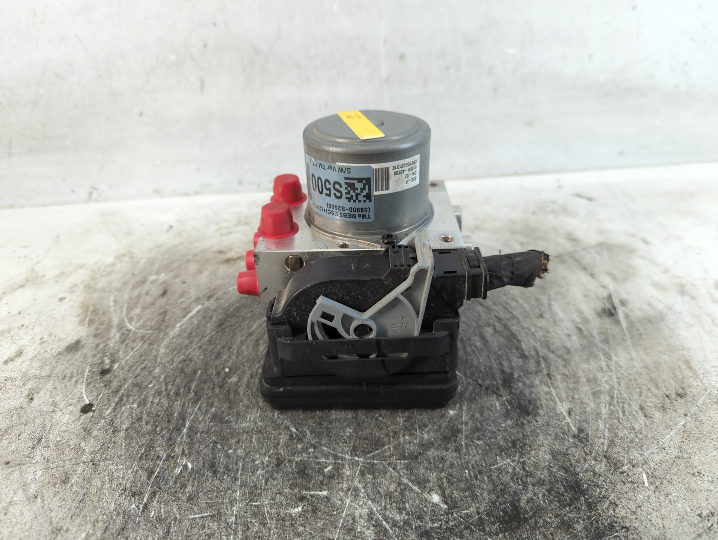 2019-2020 Hyundai Santa Fe ABS Pump Control Module Replacement P/N:58900-S2500 Fits Fits 2019 2020 OEM Used Auto Parts - Oem