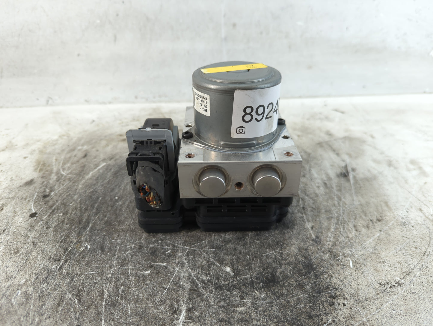 2019-2020 Hyundai Santa Fe ABS Pump Control Module Replacement P/N:58900-S2500 Fits Fits 2019 2020 OEM Used Auto Parts - Oem
