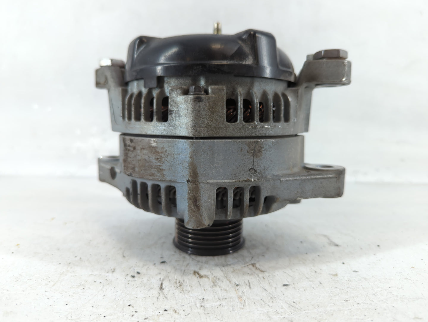 2019-2020 Hyundai Santa Fe Alternator Replacement Generator Charging Assembly Engine OEM P/N:37300-2G061 Fits OEM Used Auto 