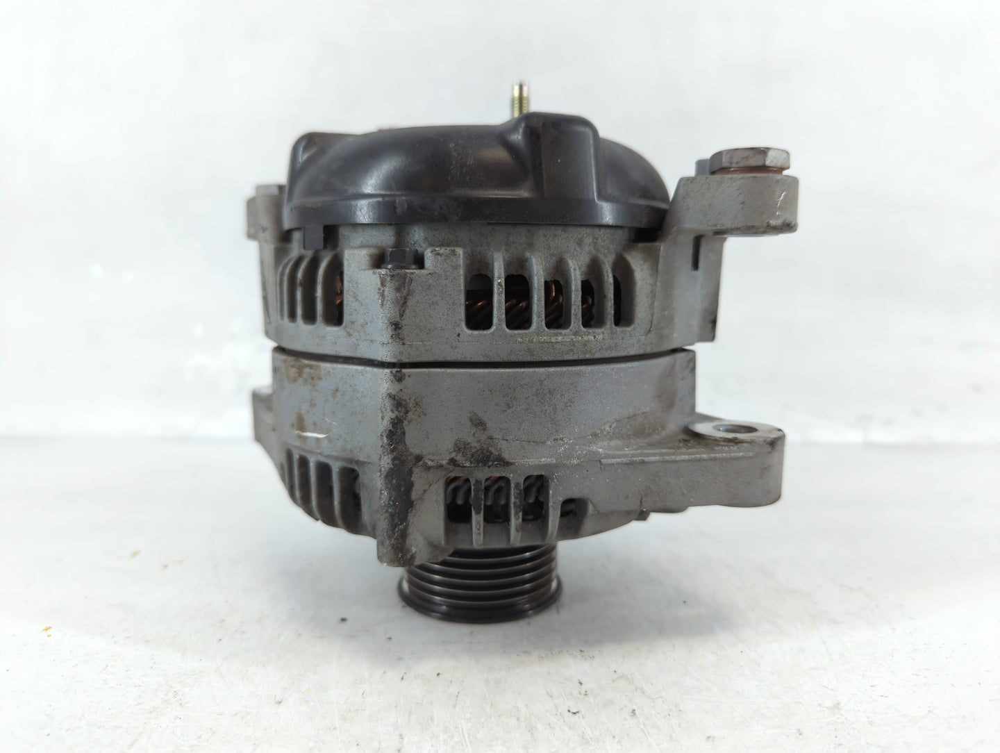 2019-2020 Hyundai Santa Fe Alternator Replacement Generator Charging Assembly Engine OEM P/N:37300-2G061 Fits OEM Used Auto 