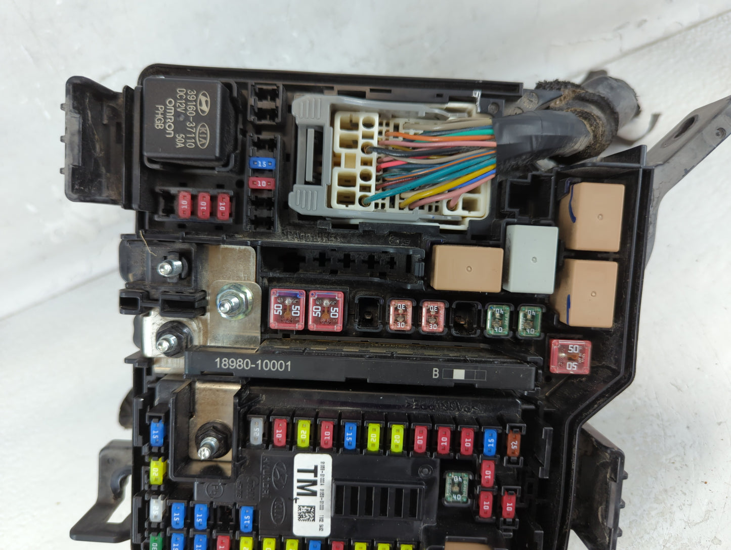 2019-2020 Hyundai Santa Fe Fusebox Fuse Box Panel Relay Module P/N:91956-S2021 Fits Fits 2019 2020 OEM Used Auto Parts - Oem