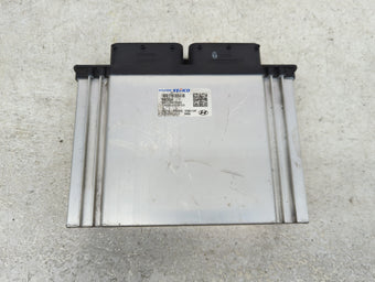 compare product 2020-2021 Hyundai Sonata PCM Engine Control Computer ECU ECM PCU OEM P/N:39110-2M003 9021300120KC Fits Fits 2020 2021 OEM Used Auto Parts