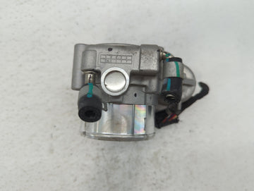 2015-2019 Hyundai Sonata Throttle Body P/N:35100-2G600 Fits Fits 2015 2016 2017 2018 2019 2020 2021 OEM Used Auto Parts