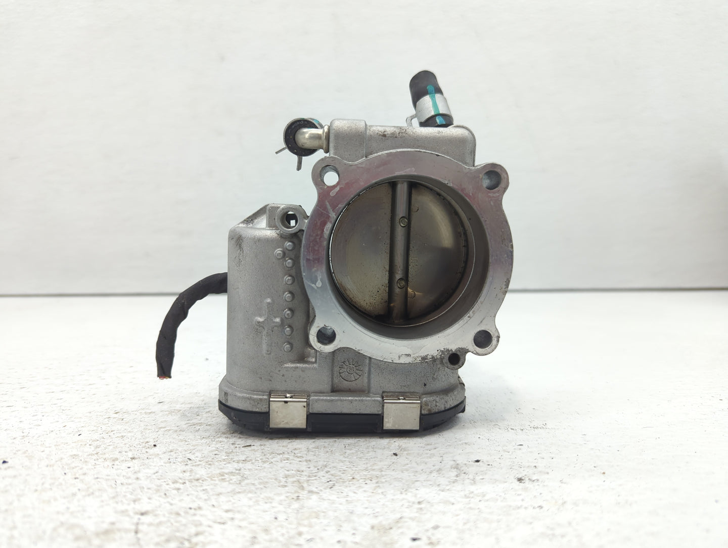 2015-2019 Hyundai Sonata Throttle Body P/N:35100-2G600 Fits Fits 2015 2016 2017 2018 2019 2020 2021 OEM Used Auto Parts - Oe