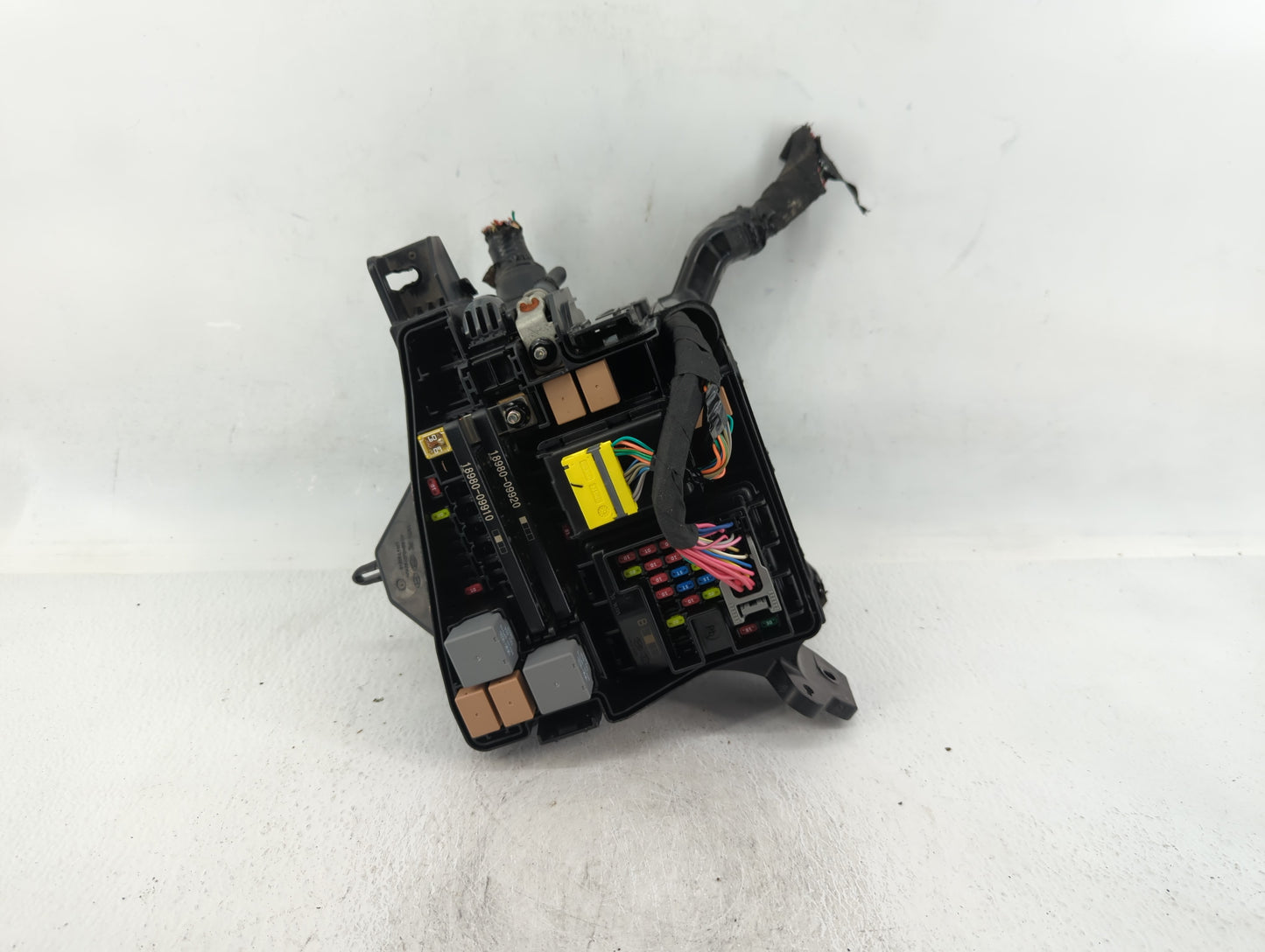 2020-2023 Hyundai Sonata Fusebox Fuse Box Panel Relay Module P/N:Z16305841 Fits Fits 2020 2021 2022 2023 OEM Used Auto Parts
