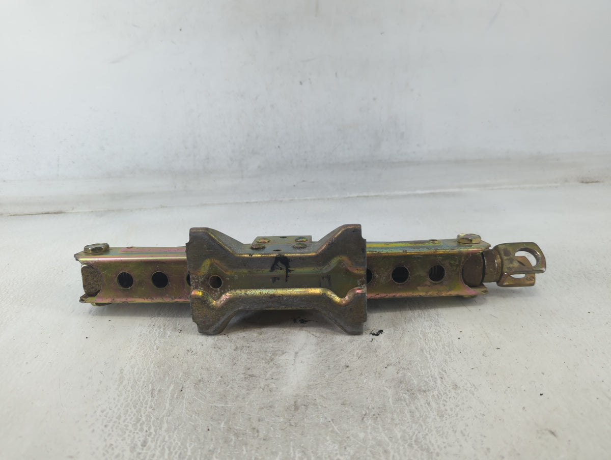 2020 Hyundai Sonata Spare Scissor Car Jack 683752 - Oemusedautoparts1.com