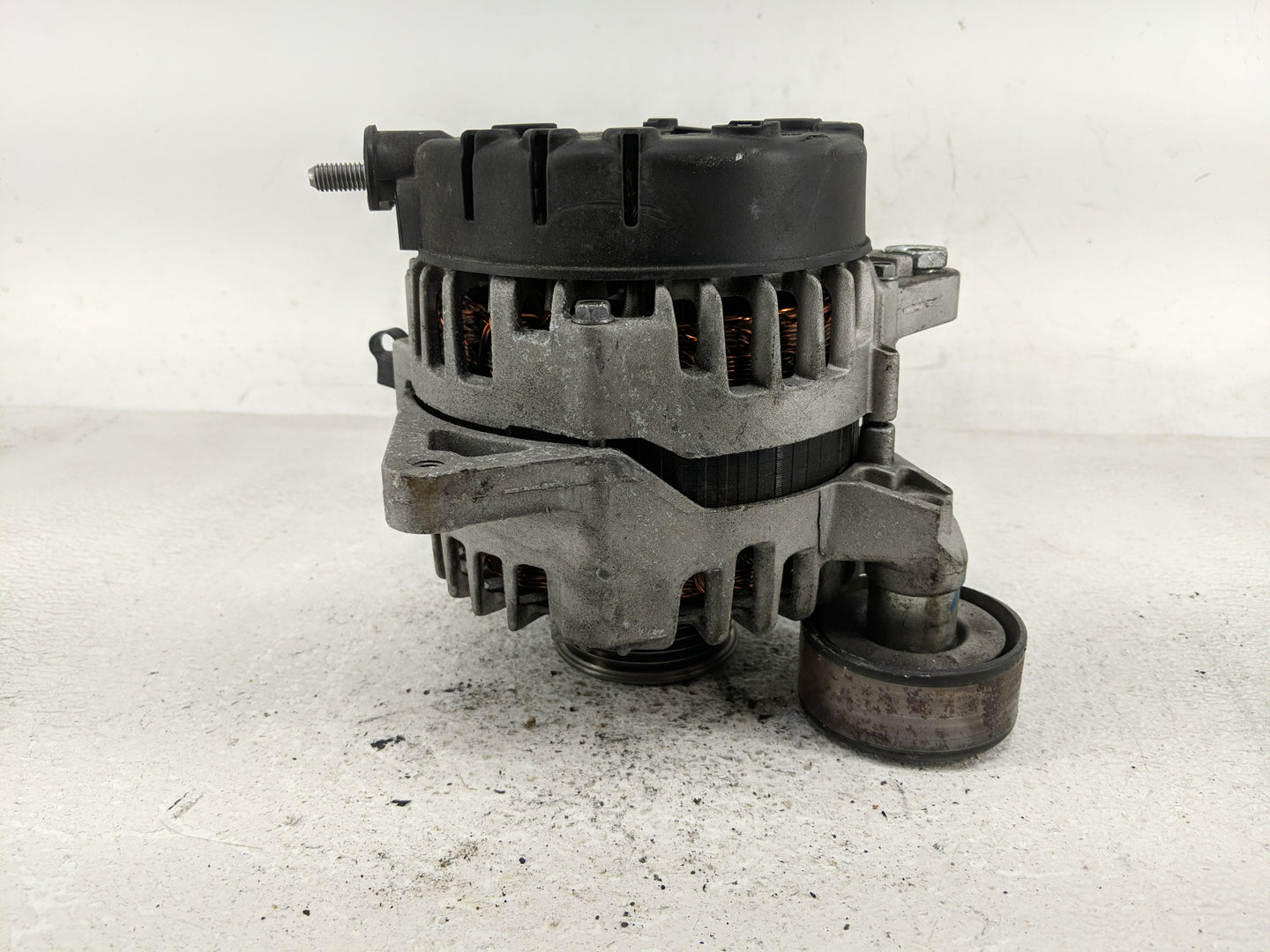 2018-2021 Hyundai Tucson Alternator Replacement Generator Charging Assembly Engine OEM P/N:37300-2E820 2624670 Fits OEM Used